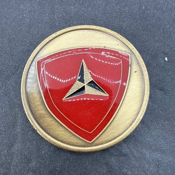 MARINE CORPS 3RD MARINE DIVISION CHALLENGE COIN - Picture 1 of 3